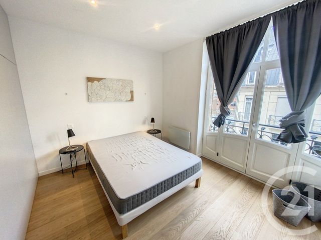 Appartement T2 à louer - 2 pièces - 44.1 m2 - LILLE - 59 - NORD-PAS-DE-CALAIS - Century 21 Vieux-Lille