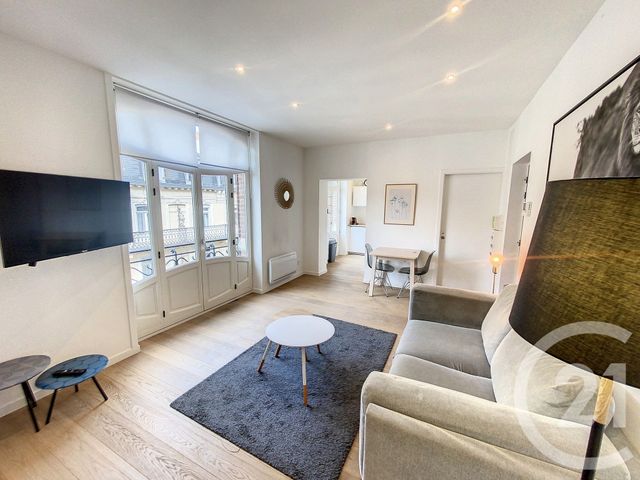 Appartement T2 à louer - 2 pièces - 44.1 m2 - LILLE - 59 - NORD-PAS-DE-CALAIS - Century 21 Vieux-Lille