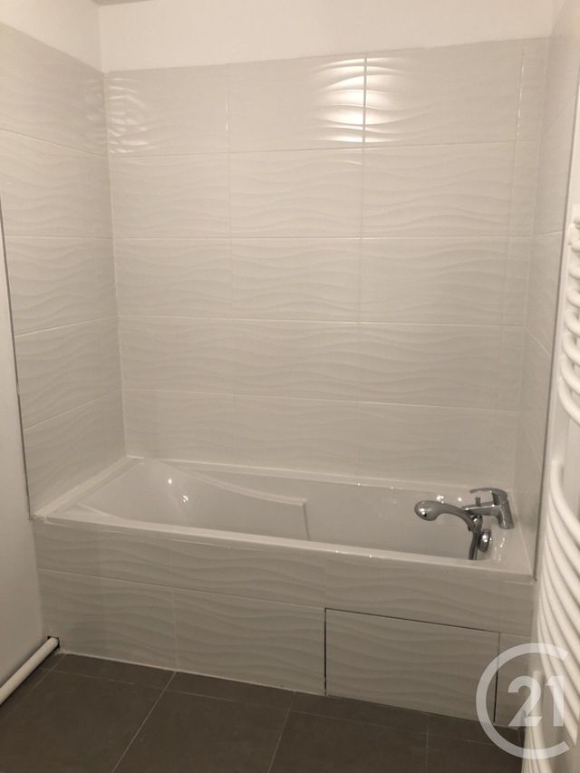 Appartement T2 à louer - 2 pièces - 53.6 m2 - MARCQ EN BAROEUL - 59 - NORD-PAS-DE-CALAIS - Century 21 Vieux-Lille