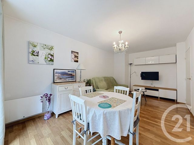 Appartement T2 à louer - 2 pièces - 41.32 m2 - LILLE - 59 - NORD-PAS-DE-CALAIS - Century 21 Vieux-Lille