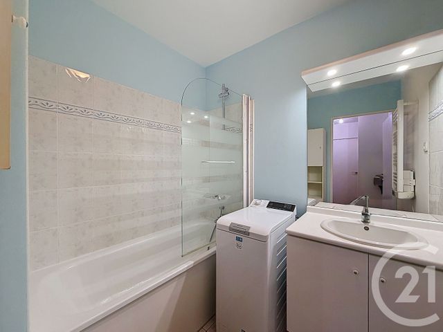 Appartement T2 à louer - 2 pièces - 41.32 m2 - LILLE - 59 - NORD-PAS-DE-CALAIS - Century 21 Vieux-Lille