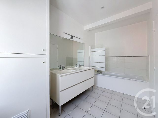 Appartement F3 bis à louer - 3 pièces - 74.74 m2 - LILLE - 59 - NORD-PAS-DE-CALAIS - Century 21 Vieux-Lille