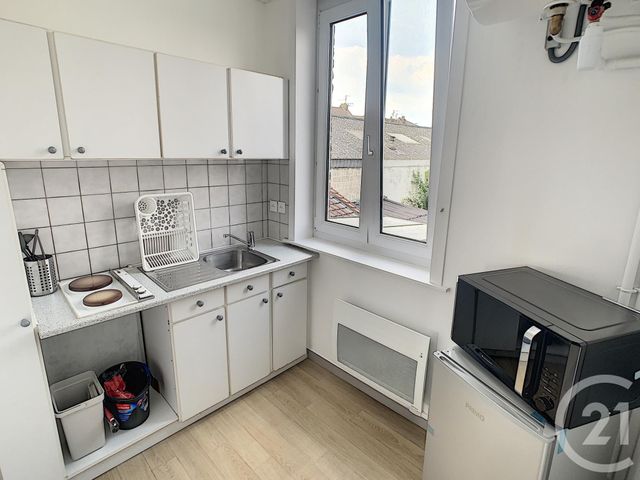 Appartement T1 à louer - 1 pièce - 25.2 m2 - LOOS - 59 - NORD-PAS-DE-CALAIS - Century 21 Vieux-Lille
