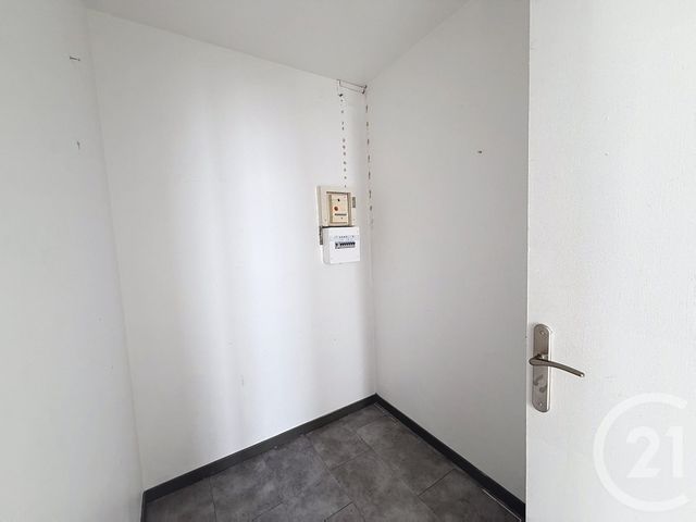 Appartement T2 à louer - 2 pièces - 54.06 m2 - MONS EN BAROEUL - 59 - NORD-PAS-DE-CALAIS - Century 21 Vieux-Lille