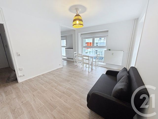 Appartement T2 à louer - 2 pièces - 55.88 m2 - VILLENEUVE D ASCQ - 59 - NORD-PAS-DE-CALAIS - Century 21 Vieux-Lille