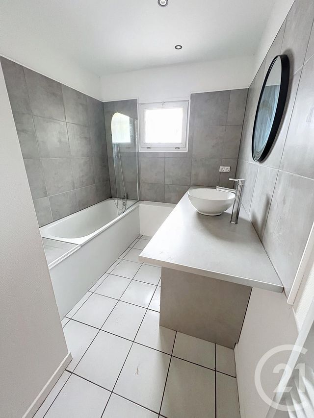 Appartement T3 à louer - 3 pièces - 52.15 m2 - LILLE - 59 - NORD-PAS-DE-CALAIS - Century 21 Vieux-Lille