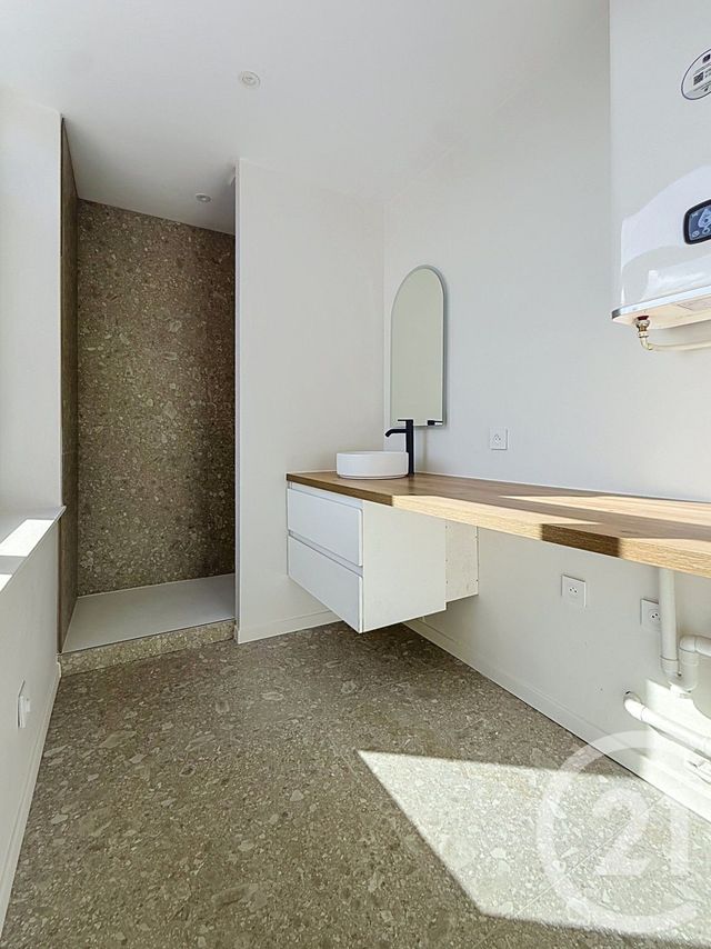 Appartement T2 à vendre - 2 pièces - 47.18 m2 - LILLE - 59 - NORD-PAS-DE-CALAIS - Century 21 Vieux-Lille