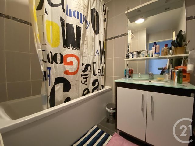 Afficher la photo en grand Appartement F3 à vendre - 3 pièces - 67.4 m2 - LILLE - 59 - NORD-PAS-DE-CALAIS - Century 21 Vieux-Lille