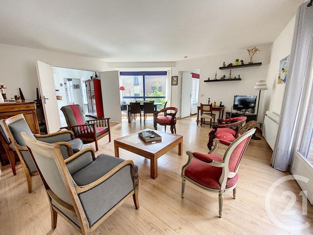 Appartement T3 à vendre - 3 pièces - 81.57 m2 - LILLE - 59 - NORD-PAS-DE-CALAIS - Century 21 Vieux-Lille Appartement T3 à vendre - 3 pièces - 81.57 m2 - LILLE - 59 - NORD-PAS-DE-CALAIS - Century 21 Vieux-Lille
