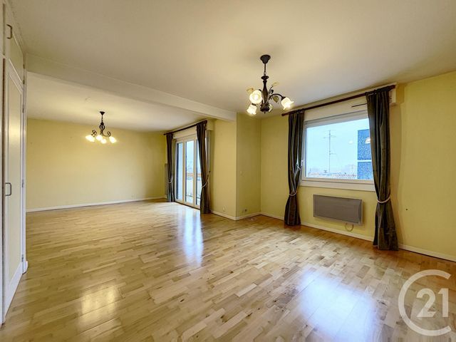 Afficher la photo en grand Appartement F3 à vendre - 3 pièces - 77.0 m2 - LILLE - 59 - NORD-PAS-DE-CALAIS - Century 21 Vieux-Lille