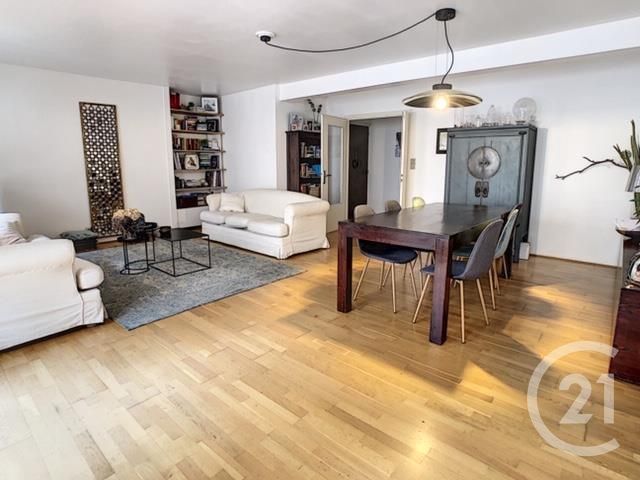 Afficher la photo en grand Appartement T4 à vendre - 4 pièces - 111.1 m2 - LILLE - 59 - NORD-PAS-DE-CALAIS - Century 21 Vieux-Lille