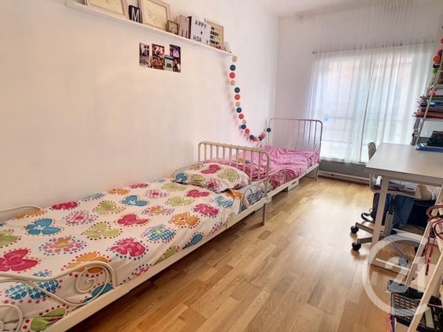 Afficher la photo en grand Appartement T4 à vendre - 4 pièces - 111.1 m2 - LILLE - 59 - NORD-PAS-DE-CALAIS - Century 21 Vieux-Lille