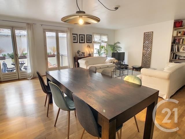 Afficher la photo en grand Appartement T4 à vendre - 4 pièces - 111.1 m2 - LILLE - 59 - NORD-PAS-DE-CALAIS - Century 21 Vieux-Lille
