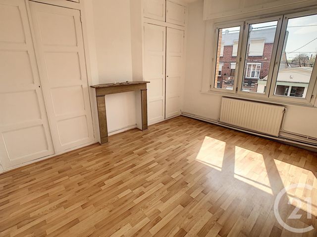 Afficher la photo en grand Appartement F3 à louer - 3 pièces - 72.29 m2 - LILLE - 59 - NORD-PAS-DE-CALAIS - Century 21 Vieux-Lille