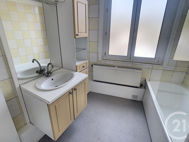 Afficher la photo en grand Appartement F3 à louer - 3 pièces - 72.29 m2 - LILLE - 59 - NORD-PAS-DE-CALAIS - Century 21 Vieux-Lille