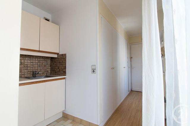 Afficher la photo en grand Studio à vendre - 1 pièce - 25.72 m2 - LILLE - 59 - NORD-PAS-DE-CALAIS - Century 21 Vieux-Lille