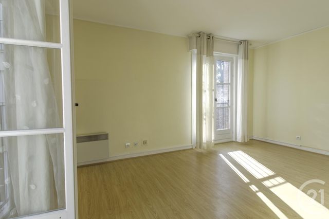 Afficher la photo en grand Studio à vendre - 1 pièce - 25.72 m2 - LILLE - 59 - NORD-PAS-DE-CALAIS - Century 21 Vieux-Lille
