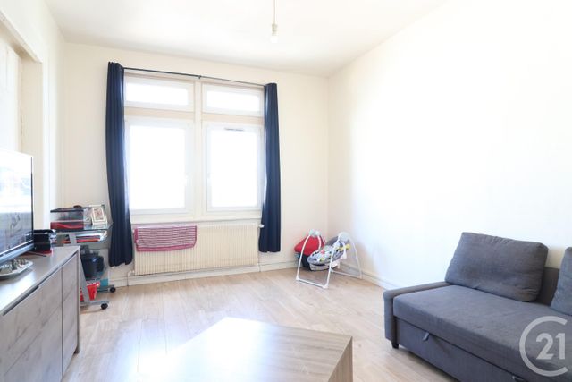 Afficher la photo en grand Appartement F4 à vendre - 4 pièces - 100.5 m2 - ARMENTIERES - 59 - NORD-PAS-DE-CALAIS - Century 21 Vieux-Lille