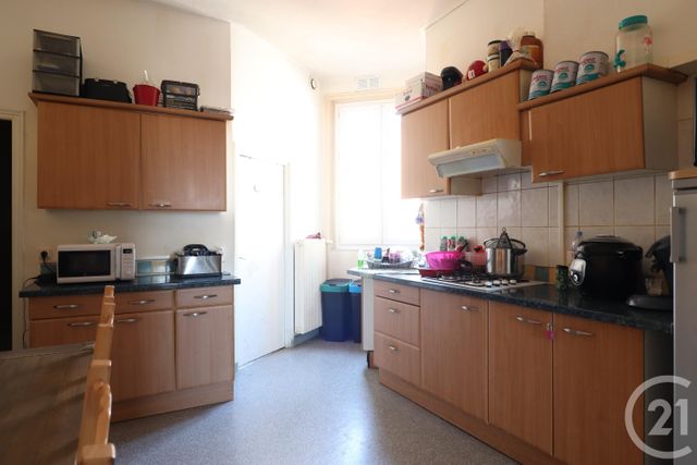Afficher la photo en grand Appartement F4 à vendre - 4 pièces - 100.5 m2 - ARMENTIERES - 59 - NORD-PAS-DE-CALAIS - Century 21 Vieux-Lille